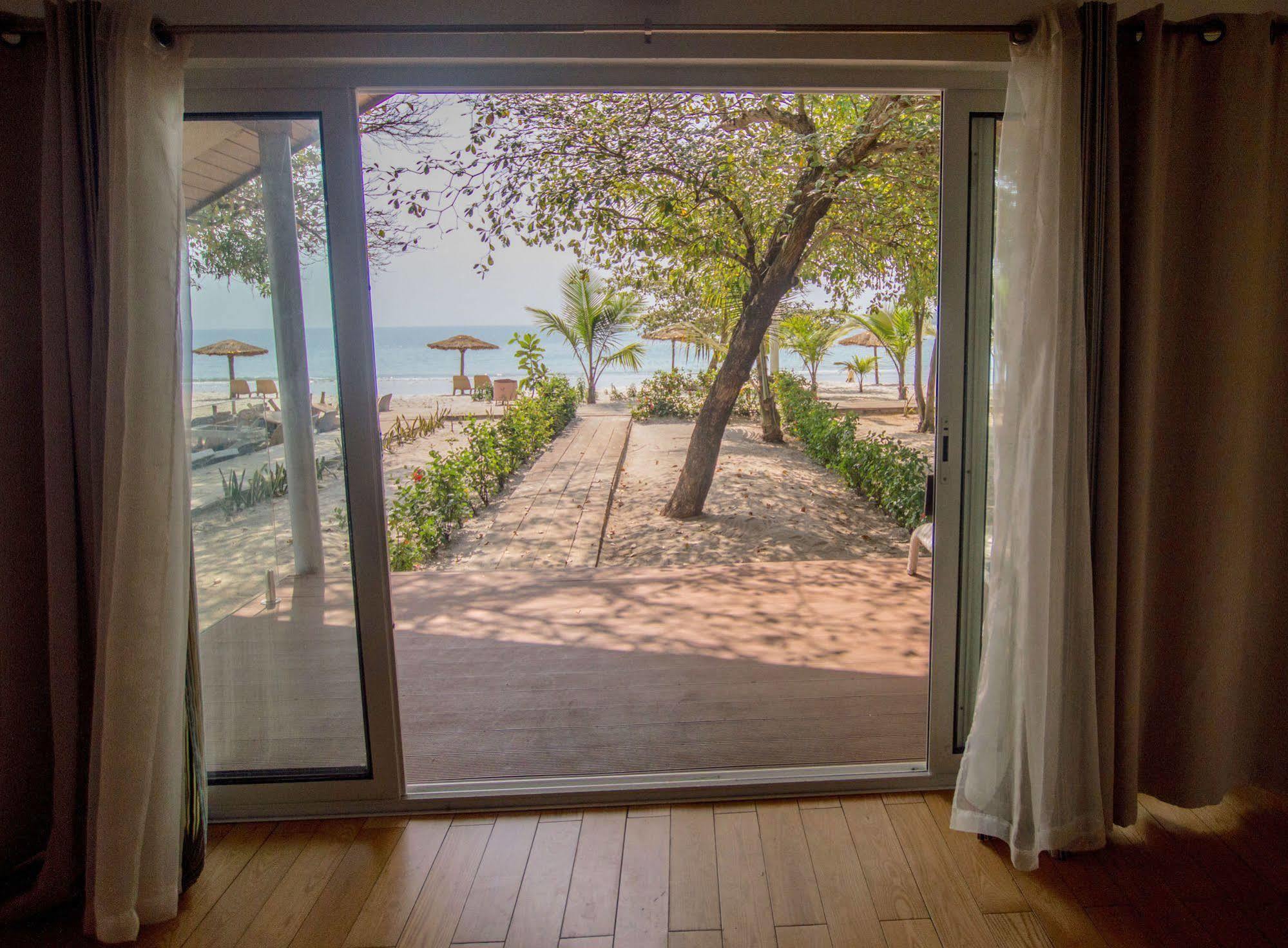 The Place Resort At Tokeh Beach Freetown Zewnętrze zdjęcie